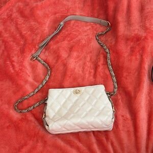 Elegant Cream Quilted Shoulder Bag